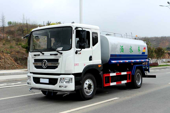 怎樣排除灑水車柴油機過早、過遲的噴油現(xiàn)象？